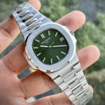 Patek-Philippe-Nautilus-5711-Green-Dial-2