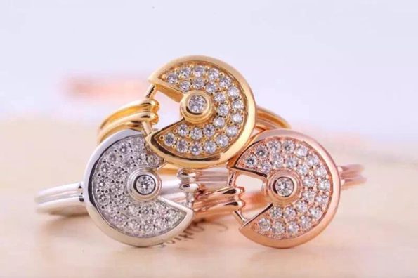 amulette-de-cartier-diamond-ring-in-yellow-gold-white-gold-and-pink-gold1ff1de774005f8da13f42943881c655f