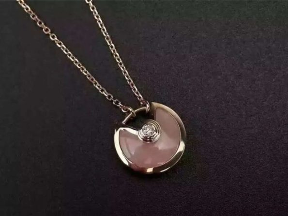 amulette-de-cartier-pink-opal-diamond-necklack-in-yellow-gold-white-gold-and-pink-gold6ea9ab1baa0efb9e19094440c317e21b