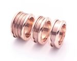 b-zero1-2-band-ring-in-rose-gold-and-cermet8f14e45fceea167a5a36dedd4bea2543-595×464