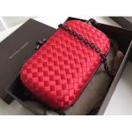 bottega-veneta-knot-clutch-in-boucher-intreccio-redc81e728d9d4c2f636f067f89cc14862c