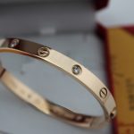 cartier-couple-bracelet-pink-gold-4-diamonds-b6041005-new-version-prevent-screws-fall-out182be0c5cdcd5072bb1864cdee4d3d6e (1)