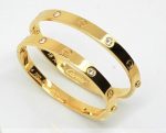 cartier-couple-bracelet-yellow-gold-4-diamonds-b6041004-new-version-prevent-screws-fall-outb6d767d2f8ed5d21a44b0e5886680cb9-2