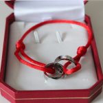 cartier-double-ring-love-bracelet-white-gold-red-rope17e62166fc8586dfa4d1bc0e1742c08b-595×595