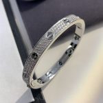 cartier-love-bracelet-diamond-paved-wiht-black-ceramic-white-gold-b603241770efdf2ec9b086079795c442636b55fb