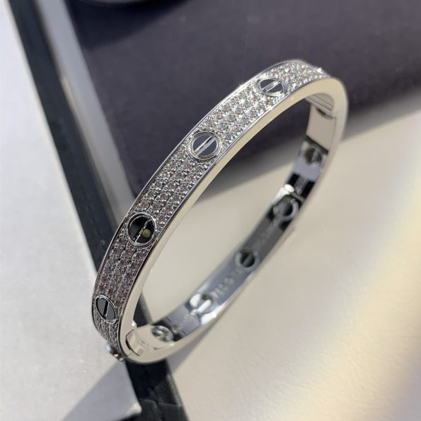 cartier-love-bracelet-diamond-paved-wiht-black-ceramic-white-gold-b6032417182be0c5cdcd5072bb1864cdee4d3d6e