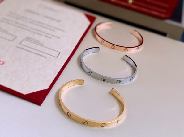 cartier-semi-open-love-bracelet-love-bracelet-yellow-gold-white-gold-rose-gold70efdf2ec9b086079795c442636b55fb