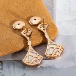 divas-dream-earrings-with-mother-of-pearl-and-pave-diamonds-rose-gold-copy19ca14e7ea6328a42e0eb13d585e4c22-595×595