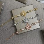 divas-dream-flower-bracelets-with-diamonds-white-gold-yellow-gold-rose-gold-fakec9f0f895fb98ab9159f51fd0297e236d-595×595