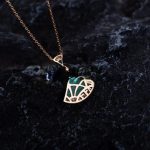 divas-dream-necklace-with-malachite-and-pave-diamonds-rose-gold-11c20ad4d76fe97759aa27a0c99bff6710-595×464