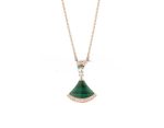 divas-dream-necklace-with-malachite-and-pave-diamonds-rose-gold-11c20ad4d76fe97759aa27a0c99bff6710-595×464