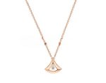 divas-dream-rose-gold-openwork-necklace-with-rose-gold-pendant-with-a-central-diamond642e92efb79421734881b53e1e1b18b6-595×464