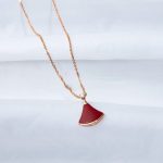 divas-dream-small-necklace-with-carnelian-and-1-diamodns-rose-gold-luxuryf457c545a9ded88f18ecee47145a72c0-595×464