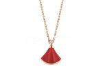 divas-dream-small-necklace-with-carnelian-and-1-diamodns-rose-gold-luxuryf457c545a9ded88f18ecee47145a72c0-595×464