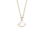 divas-dream-small-necklace-with-mother-of-pearl-and-1-diamodns-rose-gold-copyf7177163c833dff4b38fc8d2872f1ec6-595×464