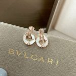 earrings-rose-gold-with-mother-of-pearl-and-diamonds-top-qualityd3d9446802a44259755d38e6d163e820