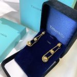 fake-tiffany-hardwear-womens-triple-ball-drop-earrings-v-gold-material-rose-gold-gold-platinum-grp0976419ca14e7ea6328a42e0eb13d585e4c22-595×595 (1)