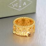 fake-van-cleef-arpels-clover-ring-in-yellow-with-round-diamondsd645920e395fedad7bbbed0eca3fe2e0