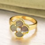 fake-van-cleef-vintage-alhambra-ring-in-yellow-gold-with-gray-mother-of-pearle4da3b7fbbce2345d7772b0674a318d5 (1)