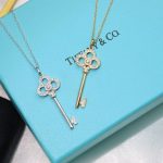 faux-tiffany-keys-diamond-crown-key-necklace-for-ladies-price-list-silver-18k-gold-grp115391f0e3dad99908345f7439f8ffabdffc4-595×595