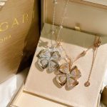 fiorever-four-petal-flower-necklace-with-diamonds-rose-gold-and-white-gold-high-quality34173cb38f07f89ddbebc2ac9128303f-595×595