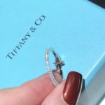 high-end-tiffany-t-925-silver-cross-fully-diamonds-ladies-wire-band-ring-price-list-online-replicaf7177163c833dff4b38fc8d2872f1ec6-595×595