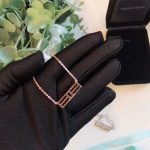 hot-selling-tiffany-t-two-open-horizontal-bar-pendant-female-diamonds-necklace-rose-gold-yellow-gold-silver-609913594e732ced3463d06de0ca9a15b6153677-595×594