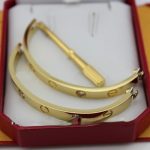 imitation-cartier-men-and-women-yellow-gold-love-bracelet-4-diamonds-b6035916-new-version-prevent-screws-fall-outc16a5320fa475530d9583c34fd356ef5