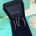 modern-design-tiffany-t-925-silver-wire-bar-pendant-ladies-t-motif-earrings-rose-gold-silver-62271906-replica6f4922f45568161a8cdf4ad2299f6d23-595×594