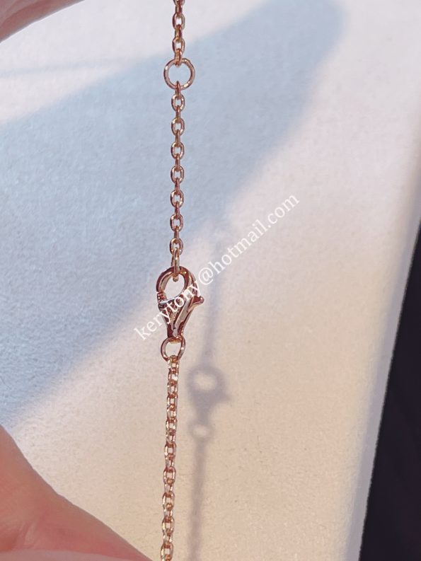 morden-style-christmas-cartier-trinity-necklace-white-gold-yellow-gold-rose-gold-with-diamonds-b7058700-replicac16a5320fa475530d9583c34fd356ef5