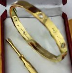 new-arrival-cartier-love-bracelet-yellow-gold-10-diamonds-b603621734173cb38f07f89ddbebc2ac9128303f