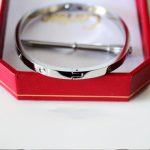 new-cartier-love-bracelet-sm-white-gold-b60474173416a75f4cea9109507cacd8e2f2aefc-595×595