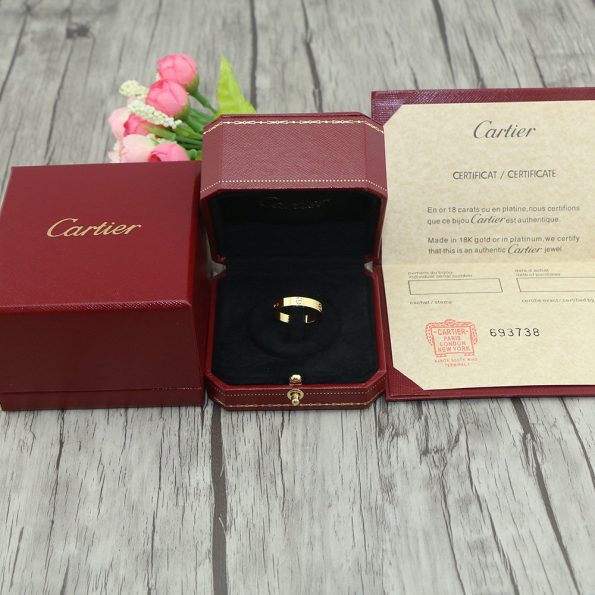 original-cartier-rings-and-earrings-packaging-setc0c7c76d30bd3dcaefc96f40275bdc0a