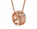 parentesi-round-rose-gold-pendant-with-pave-diamonds98f13708210194c475687be6106a3b84