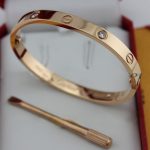 replica-cartier-love-bracelet-for-men-and-women-pink-gold-4-diamonds-b6036016-new-version-prevent-screws-fall-out34173cb38f07f89ddbebc2ac9128303f