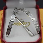 replica-cartier-love-bracelet-white-gold-diamonds-n6033601e4da3b7fbbce2345d7772b0674a318d5