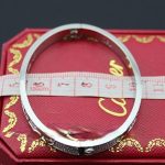 replica-cartier-love-bracelet-white-gold-diamonds-n6033601e4da3b7fbbce2345d7772b0674a318d5