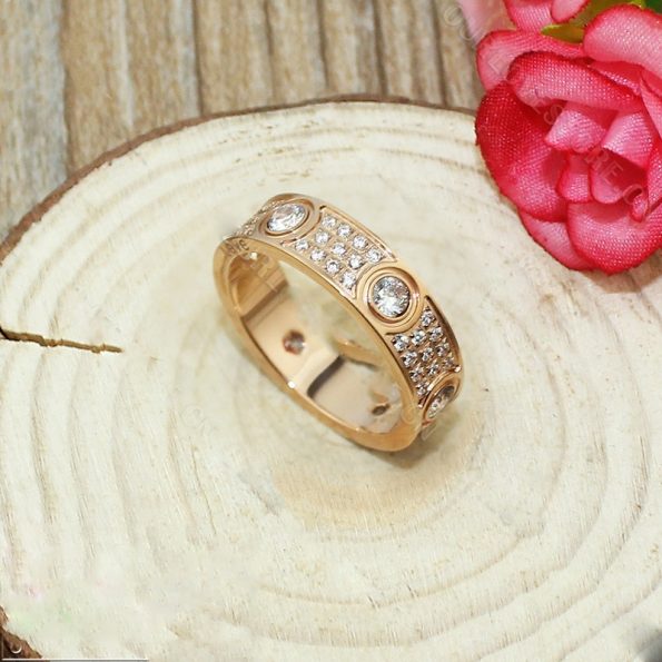 replica-cartier-love-ring-18k-pink-gold-paved-diamonds-with-6-big-diamonds-n4210402d3d9446802a44259755d38e6d163e820