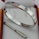 replica-cartier-white-gold-men-and-women-love-bracelet-4-diamonds-b6035816-new-version-prevent-screws-fall-out98f13708210194c475687be6106a3b84