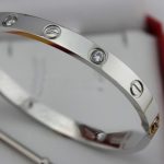 replica-cartier-white-gold-men-and-women-love-bracelet-4-diamonds-b6035816-new-version-prevent-screws-fall-out98f13708210194c475687be6106a3b84