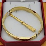 replica-cartier-yellow-gold-love-bracelet-for-men-and-women-b6035516-new-version-prevent-screws-fall-out6ea9ab1baa0efb9e19094440c317e21b