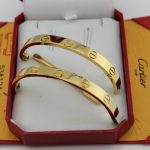 replica-cartier-yellow-gold-love-bracelet-for-men-and-women-b6035516-new-version-prevent-screws-fall-out6ea9ab1baa0efb9e19094440c317e21b