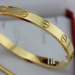 replica-cartier-yellow-gold-love-bracelet-for-men-and-women-b6035516-new-version-prevent-screws-fall-out6ea9ab1baa0efb9e19094440c317e21b