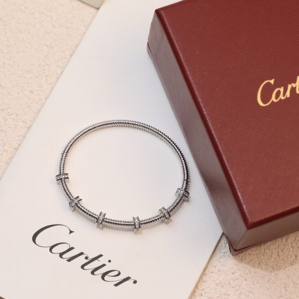 replica-ecrou-de-cartier-bracelet-18k-white-gold-with-diamonds37693cfc748049e45d87b8c7d8b9aacd