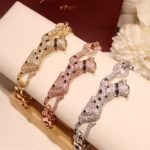 replica-panthere-de-cartier-bracelet-crb410001a87ff679a2f3e71d9181a67b7542122c-595×595