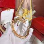 replica-panthere-de-cartier-bracelet-crb410007b6d767d2f8ed5d21a44b0e5886680cb9-595×595