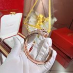 replica-panthere-de-cartier-bracelet-crb410007b6d767d2f8ed5d21a44b0e5886680cb9-595×595