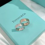 replica-return-to-tiffany-co-double-diamonds-lettering-details-silver-18k-rose-gold-narrow-ring-for-couple-grp11238-grp11240c51ce410c124a10e0db5e4b97fc2af39-595×595