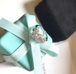 replica-tiffany-bow-ribbon-bow-crystal-design-round-diamond-womens-platinum-engagement-ring-high-jewelry-grp1090037693cfc748049e45d87b8c7d8b9aacd