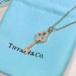 replica-tiffany-keys-collection-gold-platinum-full-diamond-open-trefoil-key-pendant-necklace-for-female-62866810-628669188f14e45fceea167a5a36dedd4bea2543-595×595